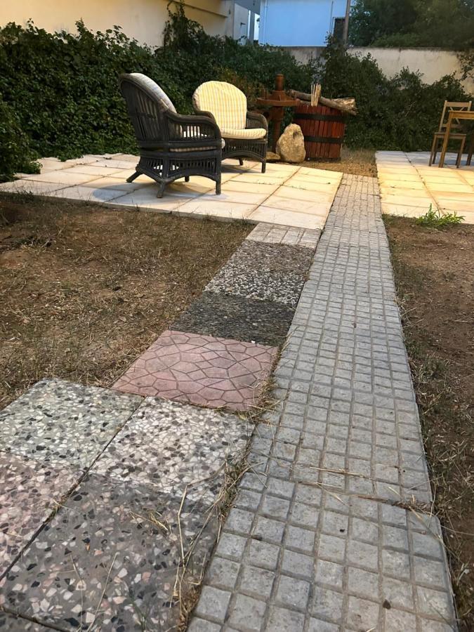 Paola's Near Athens Airport Apartment